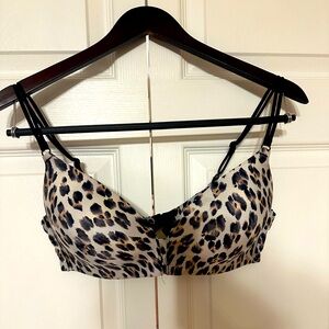 Victoria’s Secret wire free bra sz 38c